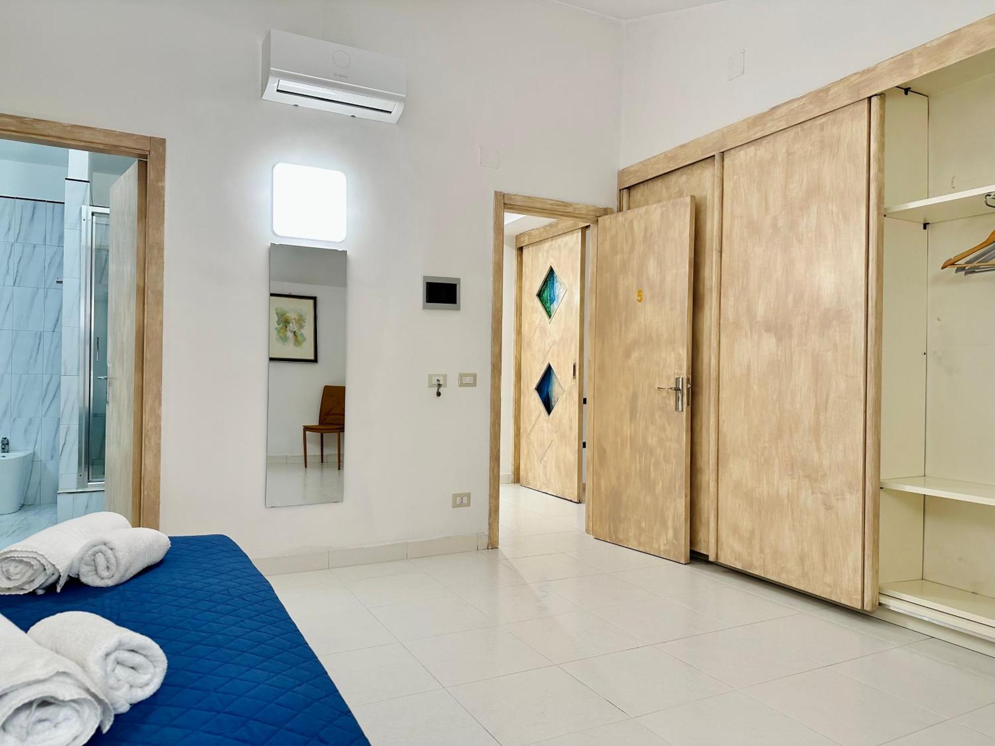 Unique Rooms In Centro Citta Bagno Privato E Climatizzatore Raguse Extérieur photo
