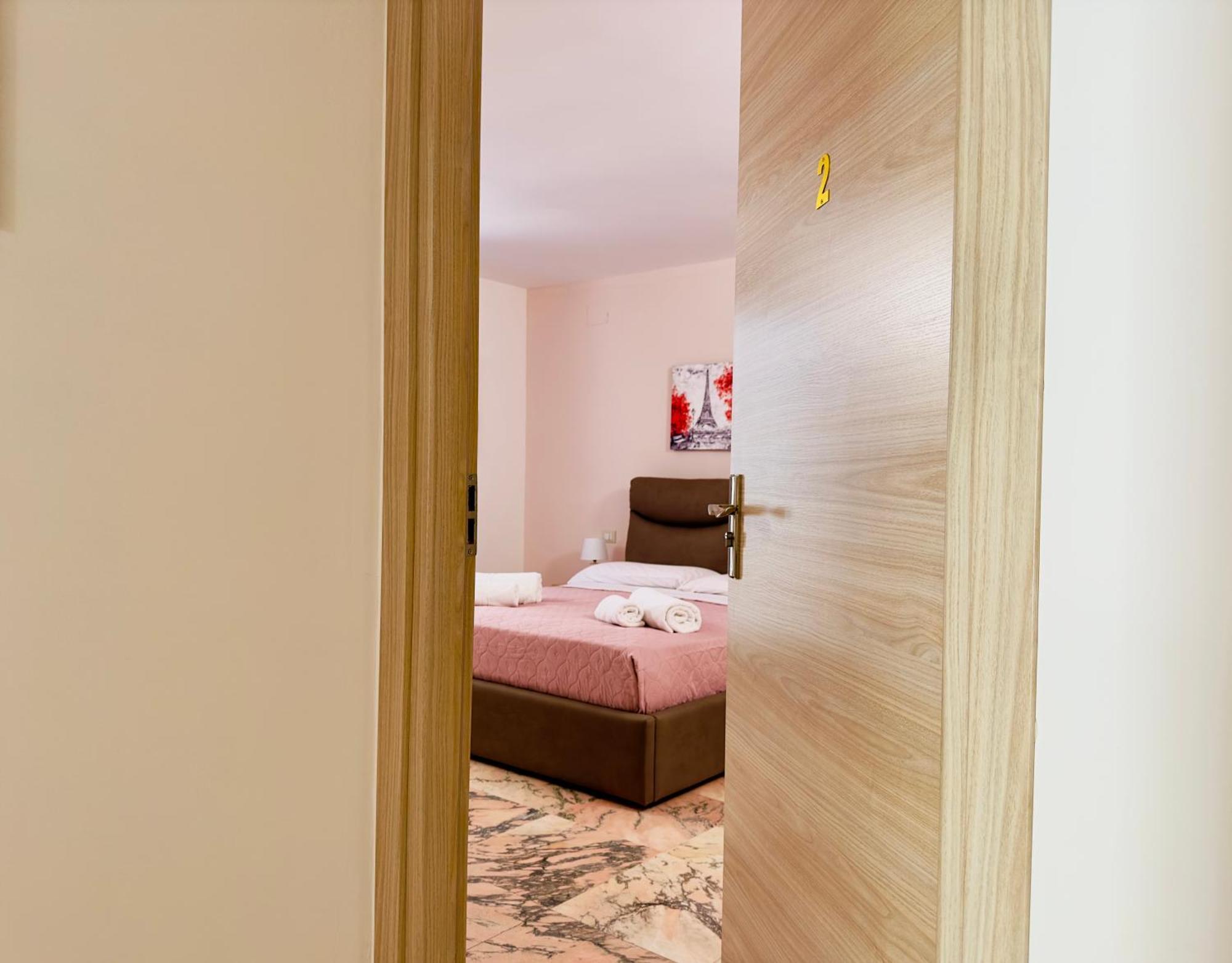 Unique Rooms In Centro Citta Bagno Privato E Climatizzatore Raguse Extérieur photo