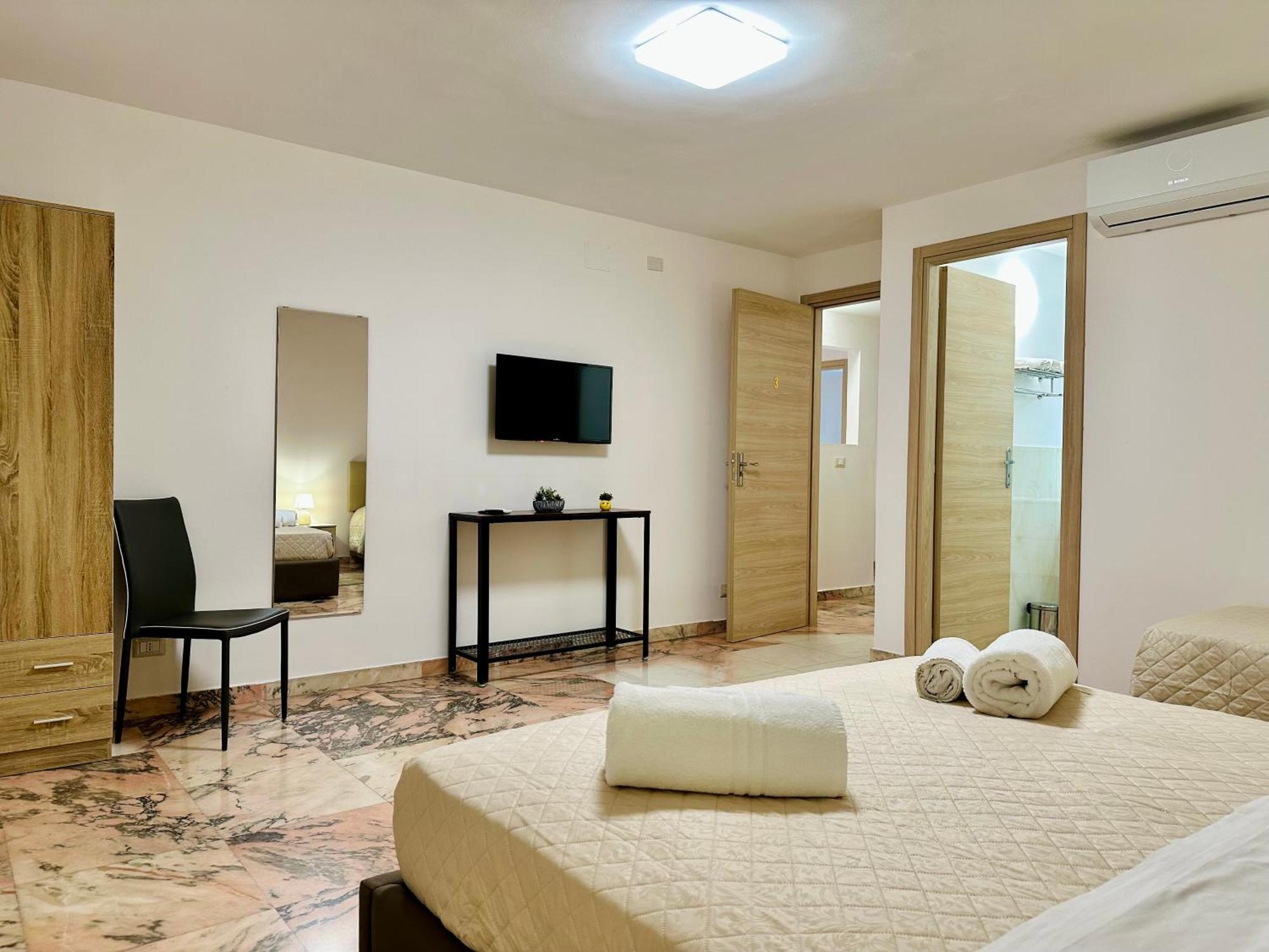 Unique Rooms In Centro Citta Bagno Privato E Climatizzatore Raguse Extérieur photo
