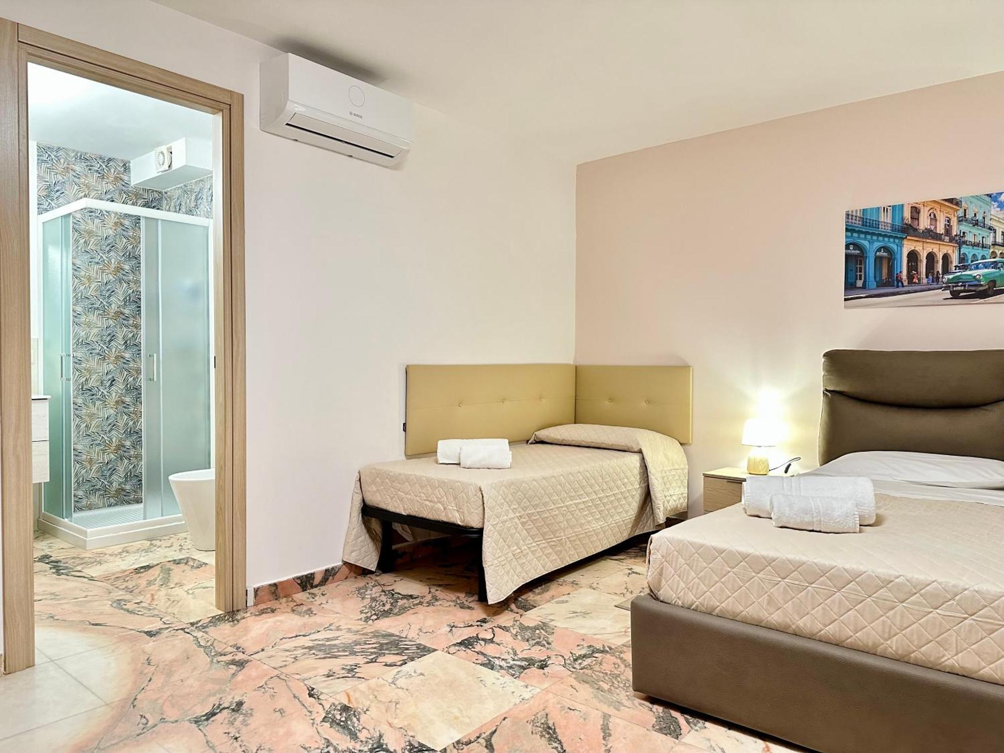 Unique Rooms In Centro Citta Bagno Privato E Climatizzatore Raguse Extérieur photo